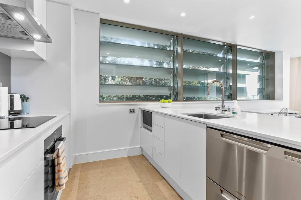 Apartament Elegant & Sunny Living With Stunning Marina Views Auckland Zewnętrze zdjęcie