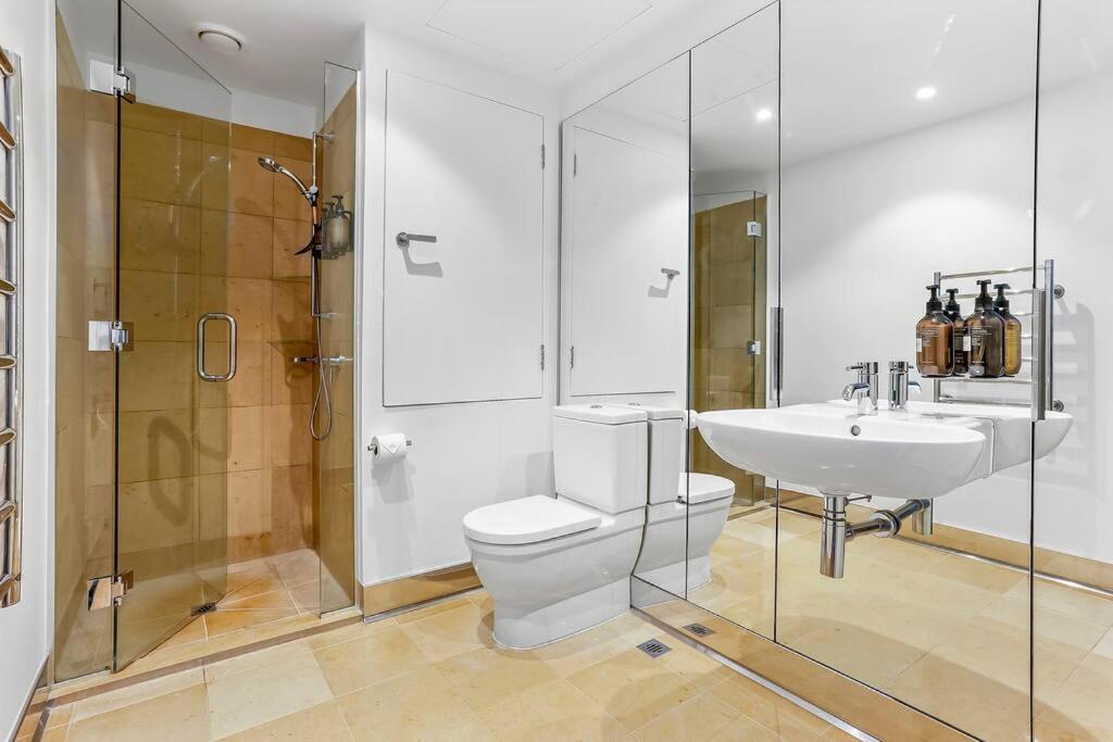 Apartament Elegant & Sunny Living With Stunning Marina Views Auckland Zewnętrze zdjęcie